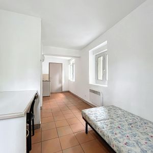 Lyon 7ème : Idéalement situé T1 proche Université Lumière - Photo 2