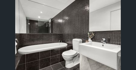 Prestige and Convenience in the Heart of Melbourne - Photo 5