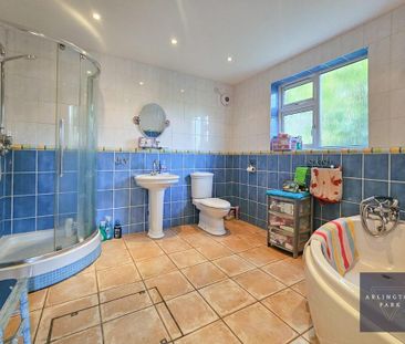 1 bedroom in a house share to rent - Photo 3