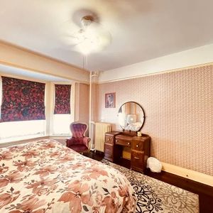 SUITES OFFERED IN HISTORIC ARUNDEL MANSIONS HOTEL BUILT IN 1912 - Photo 2