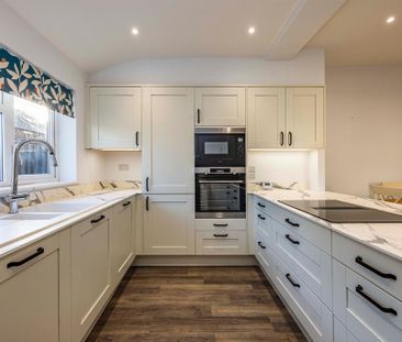 4 bedroom terraced house to rent - Photo 2