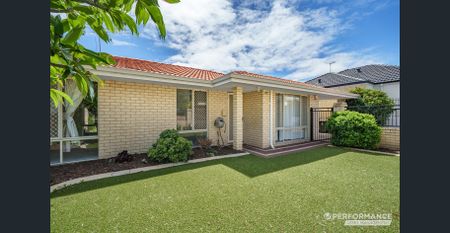 Effortless Street-Front Living - Photo 3