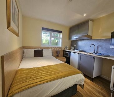 Connaught Road, Reading - Photo 1