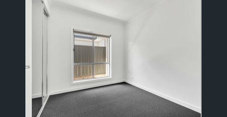 Stunning brand new home - Photo 5