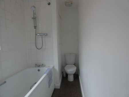 1 bed Apartment - To Let - Photo 5