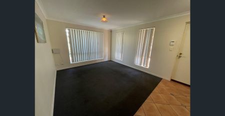 Spacious family home in convenient location - Photo 3