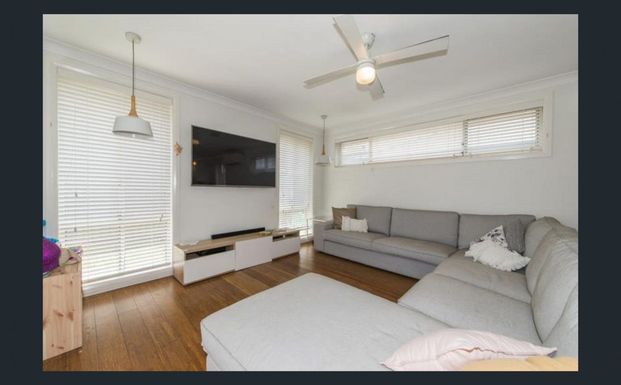 6 Munro Place, Jordan Springs - Photo 1