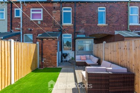 2 bed terraced house to rent in Manor Road, Wakefield, WF2 - Photo 5