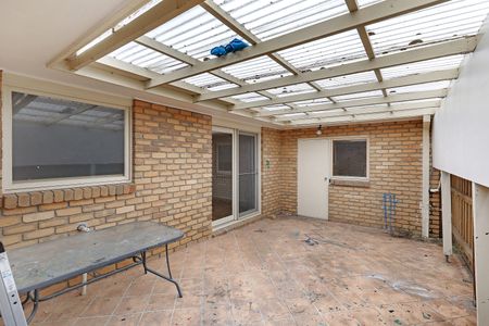 127 Kearney Drive, Aspendale Gardens VIC 3195 - House For Rent | Domain - Photo 2