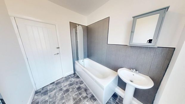 2 bedroom end of terrace house to rent - Photo 1