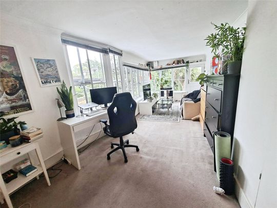 Elms Crescent, London, SW4 8QE - Photo 1