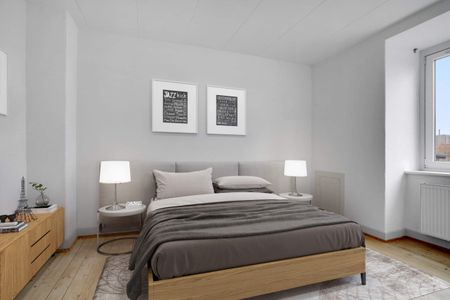 Lejlighed med stuklofter tæt på stadion og fjord - Photo 4