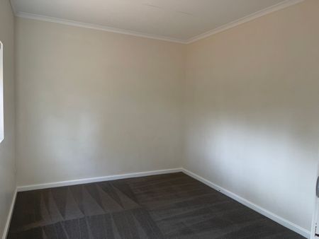 Neat and Tidy 4 bedroom home - Photo 2