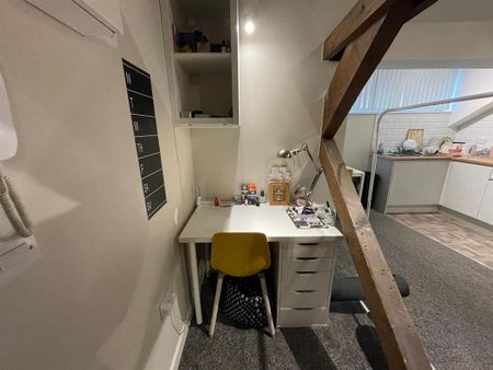 1 bedroom private hall to rent - Photo 2