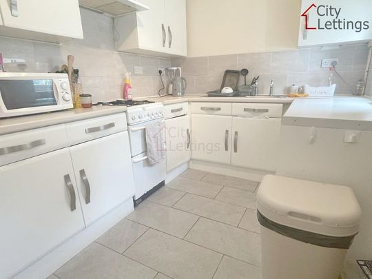 2 bedroom end of terrace house to rent - Photo 1