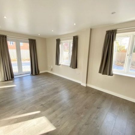 Danelaw Court, Hinckley, LE10 - Photo 1