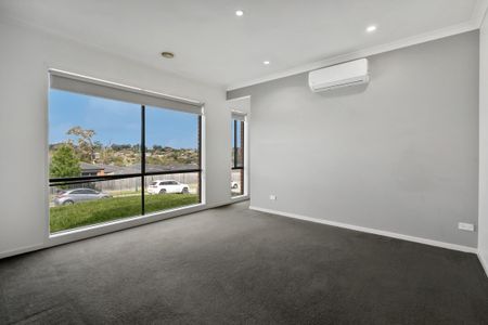 Spacious Family Home - Photo 2