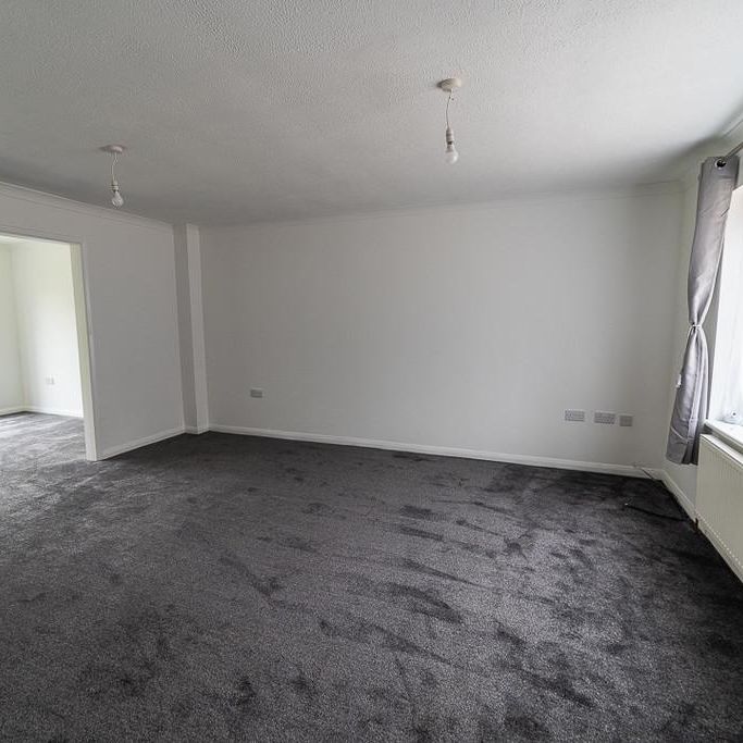 4 bedroom detached house to rent - Photo 1