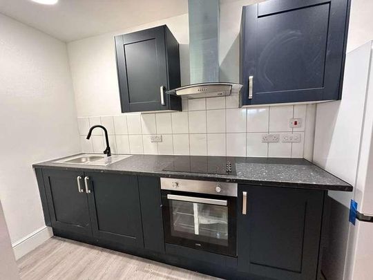 Everton Road, L6 - Photo 1