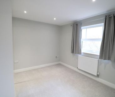 2 bedroom end of terrace house to rent - Photo 1
