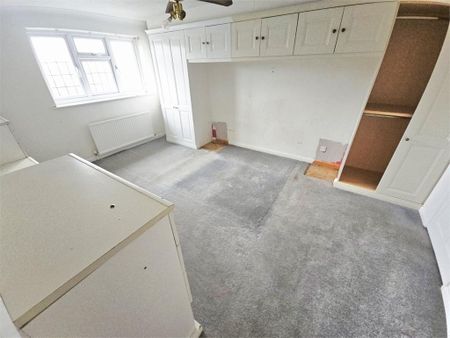 4 bedroom detached house to rent - Photo 5