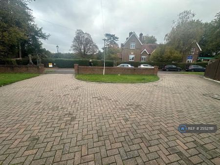 4 bedroom detached house to rent - Photo 5