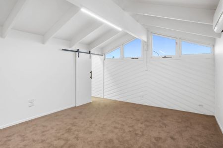 Expansive Family Home with Triple Garage & Multiple Living Zones. CONTACT JULIE SYKES 0438 050 110 - Photo 3