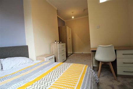 5 bedroom apartment to rent - Photo 3