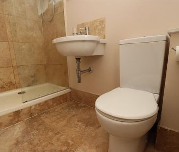 2 bedroom flat to rent - Photo 6