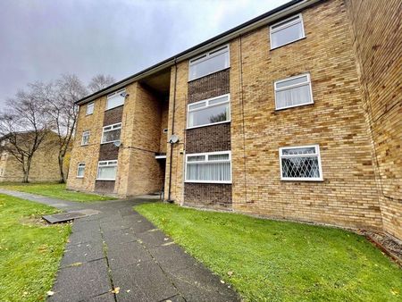 2 bedroom ground floor flat to rent - Photo 2