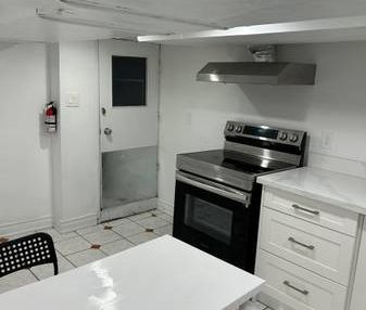 Basement unit for rent - Photo 4