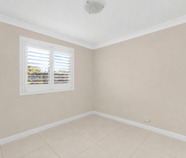 Great 3 Bedroom Home - Available Now! - Photo 2