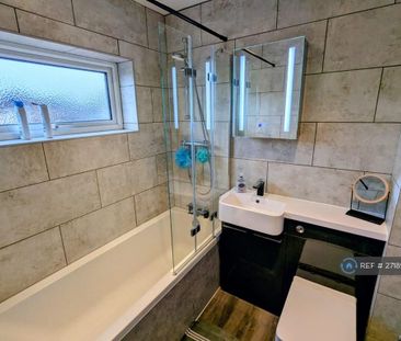 2 bedroom semi-detached house to rent - Photo 6