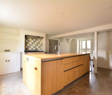 3 bedroom end of terrace house to rent - Photo 2