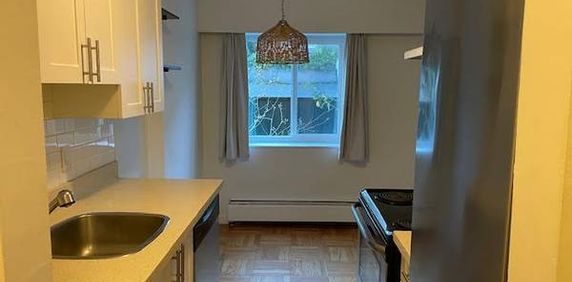 1br - 613 sf KITSILANO - 1 BR + 1 BATH pet friendly - Photo 2