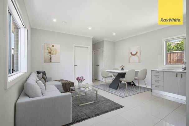 MODERN TWO BEDROOM GRANNY FLAT - Photo 1