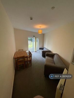 3 bedroom flat to rent - Photo 1