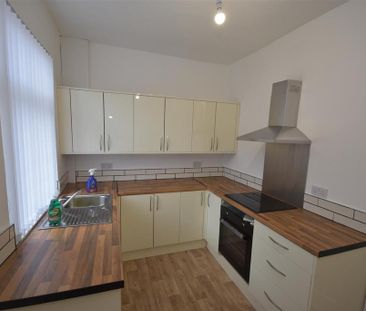 2 bedroom property to rent - Photo 3