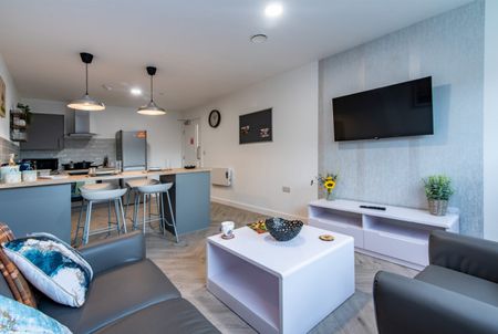 6Bed 6Bath *Bills Inclusive* - Broadgate House - Photo 4