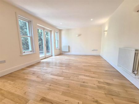 4 bedroom detached house to rent - Photo 2