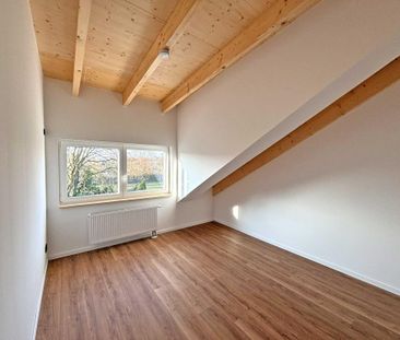 Sanierte 3-Zimmer-Dachgeschosswohnung mit großzügigem Balkon in Ham... - Photo 6