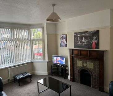 5 Bed Student Accommodation - Photo 3