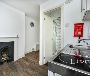 Studio to rent - Photo 6