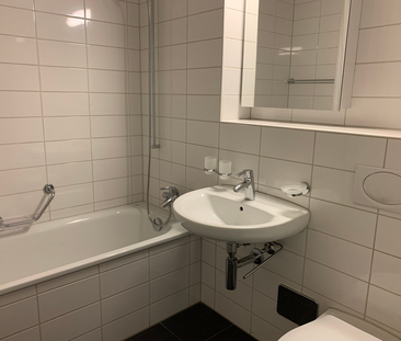 Helle, grosszügige 2.5- Zimmerwohnung im St.Johann - Foto 2