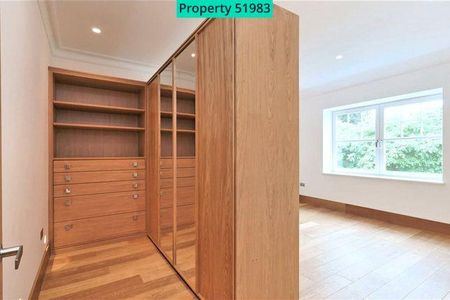 4 bedroom flat to rent - Photo 2