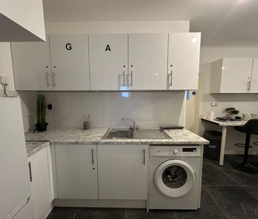 1 bedroom Flat To Let Total Size: 258 SQ FT - Photo 4