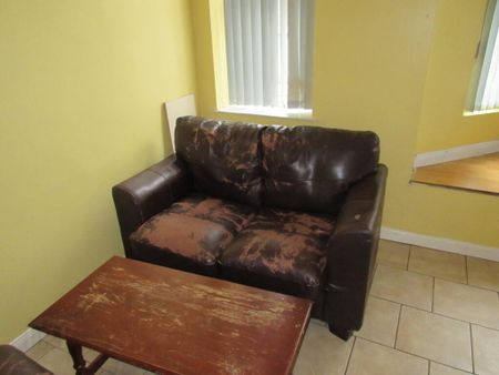 Great Location, 68b University Avenue, Queens Quarter, Belfast, BT7 1GY - Photo 2