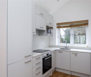 5 Bed Semi-Detached House, Sutherland Grove, SW18 - Photo 6