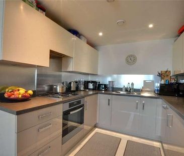 Town Lane, Stanwell, Staines-upon-thames, Surrey, TW19 - Photo 6