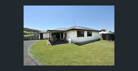 Large Family Home + Shed! - Photo 5